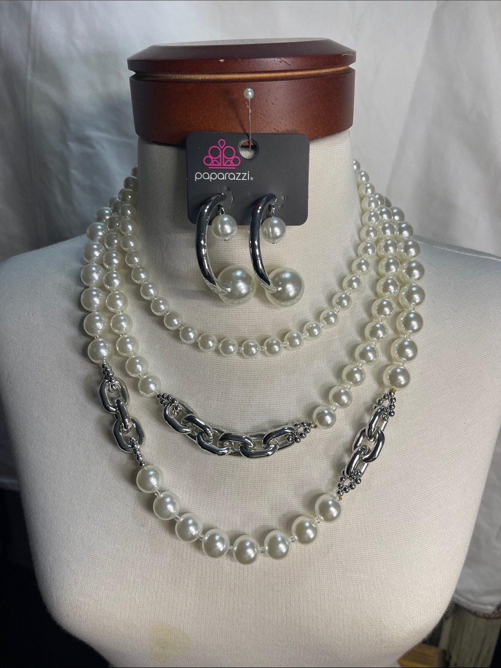 Paparazzi Pearl Layered Necklace Set with Silver Accents BNWT